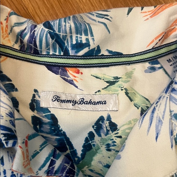 Tommy Bahama Leaf Print Men's Shirt - Blue and Green 100% silk - Picture 2 of 6